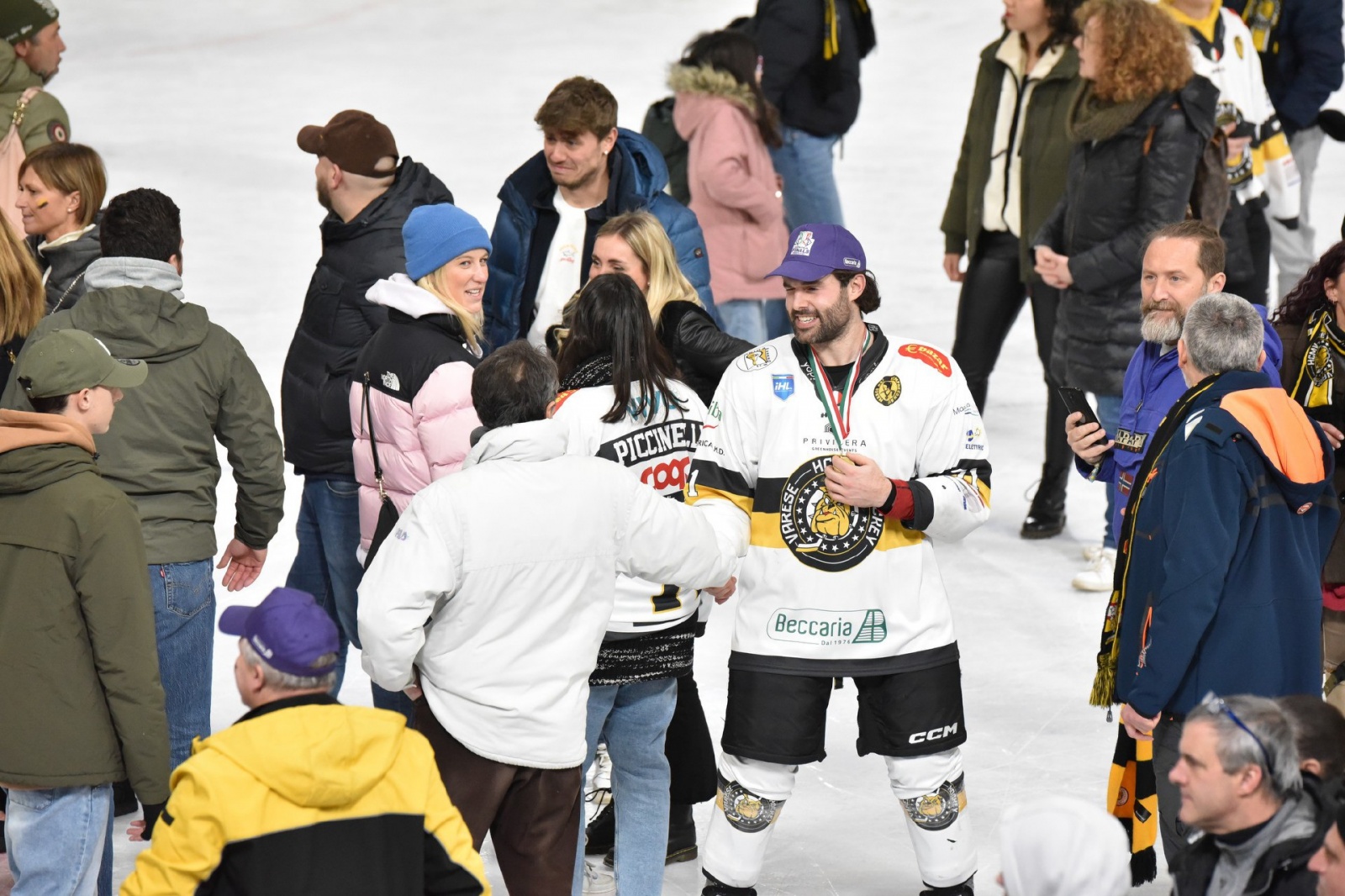 VARESE. HOCKEY. COPPA ITALIA. FINALS FOUR. FINALE HCMV VARESE HOCKEY - SV KALTERN ROTHOBLASS CALDARO NELLA FOTO FINALE FESTEGGIAMENTI