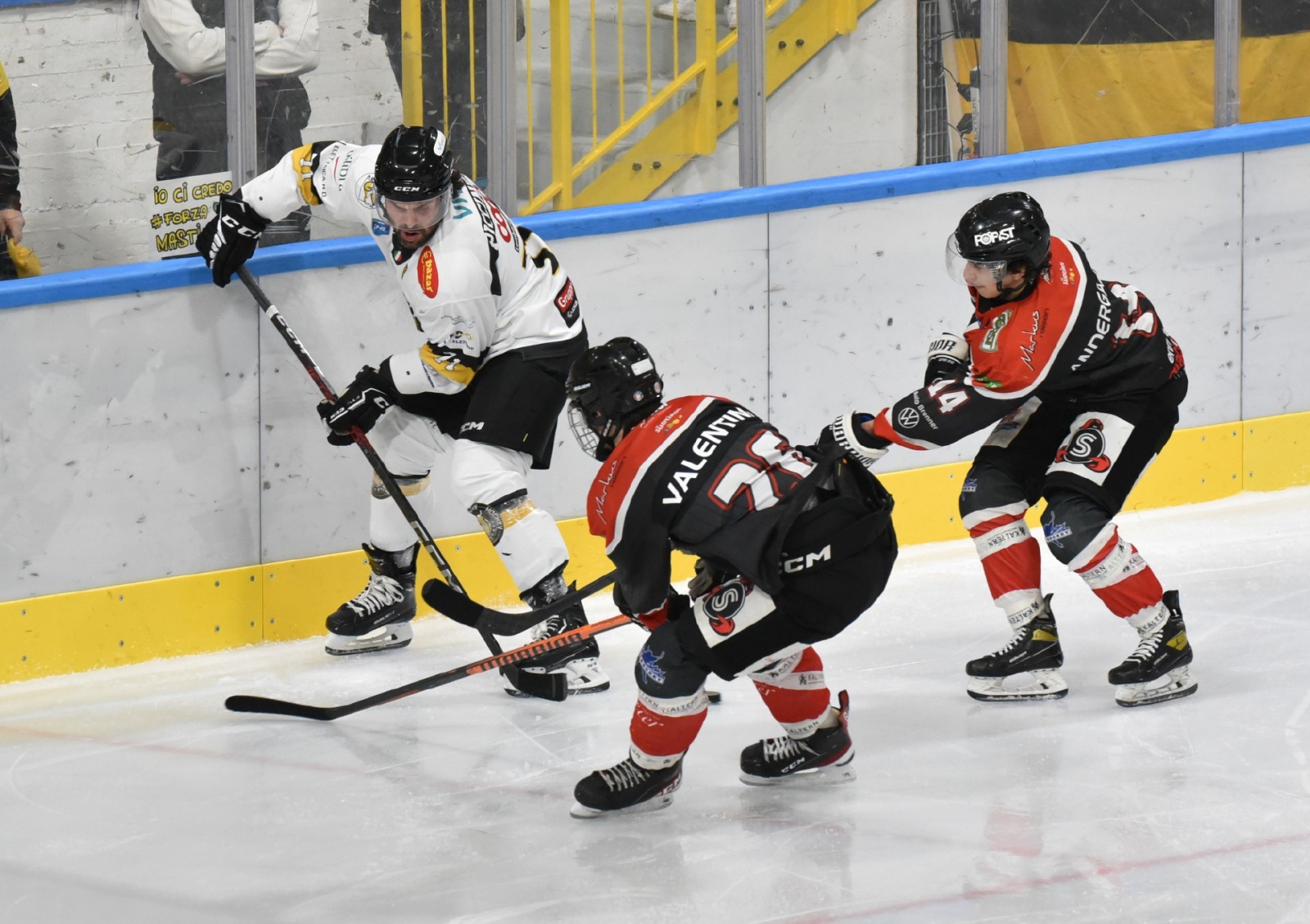 VARESE. HOCKEY. COPPA ITALIA. FINALS FOUR. FINALE HCMV VARESE HOCKEY - SV KALTERN ROTHOBLASS CALDARO NELLA FOTO PICCINELLI