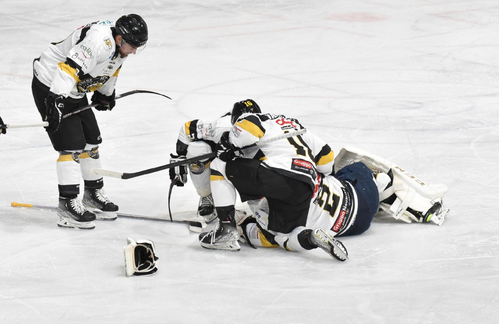 VARESE. HOCKEY. COPPA ITALIA. FINALS FOUR. FINALE HCMV VARESE HOCKEY - SV KALTERN ROTHOBLASS CALDARO NELLA FOTO PERLA