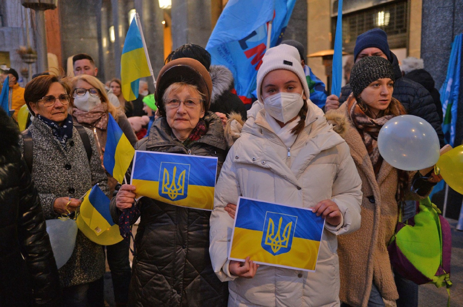 VARESE MANIFESTAZIONE NO ALLA GUERRA IN UCRAINA, PIAZZA MONTE GRAPPA