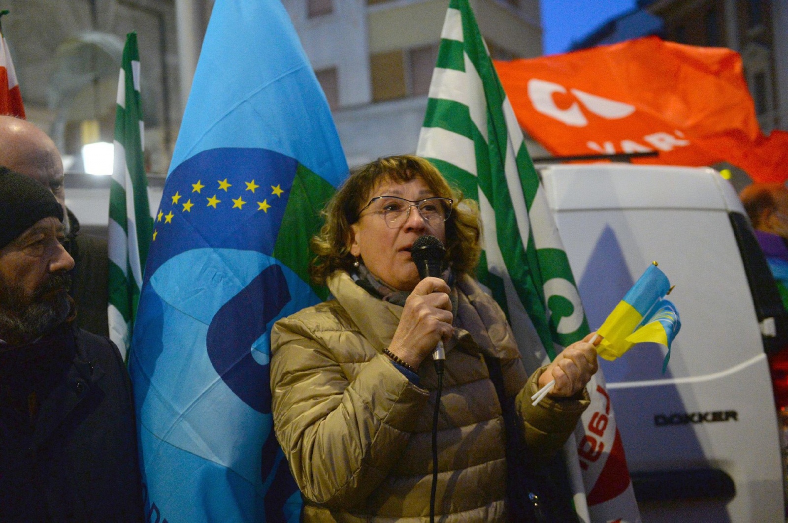 VARESE MANIFESTAZIONE NO ALLA GUERRA IN UCRAINA, PIAZZA MONTE GRAPPA