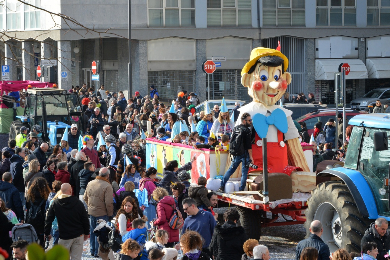 BUSTO ARSIZIO CARNEVALE A BUSTO 2023 SFILATA CARRI CON TARLISU