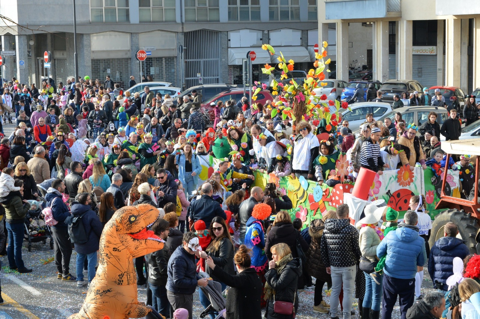 BUSTO ARSIZIO CARNEVALE A BUSTO 2023 SFILATA CARRI CON TARLISU