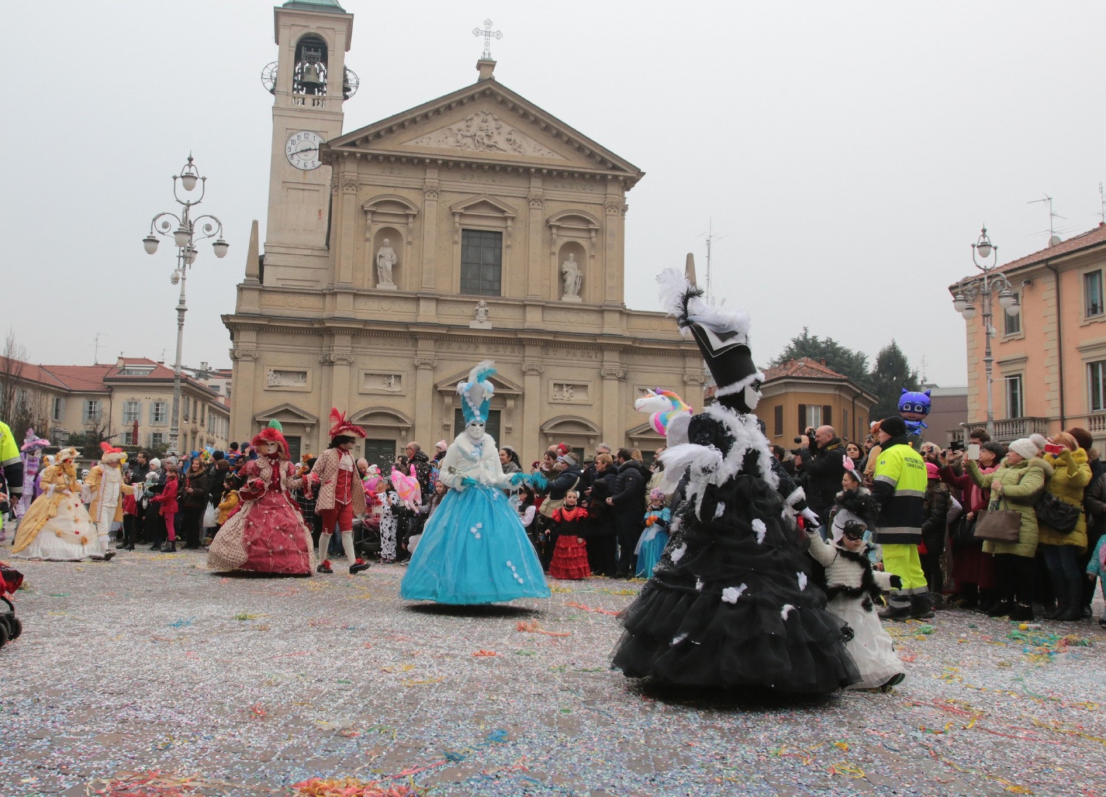 SARONNO CARNEVALE IN CENTRO CITTA'