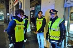 VARESE. PROGETTO ON THE ROAD, GIOVANI CON LE FORZE DELL’ORDINE DURANTE CONTROLLI STRADALI. PIAZZA MONTE GRAPPA CON POLIZIA LOCALE, POLIZIA DI STATO, GUARDIA DI FINANZA E CARABINIERI