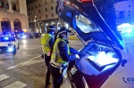 VARESE. PROGETTO ON THE ROAD, GIOVANI CON LE FORZE DELL’ORDINE DURANTE CONTROLLI STRADALI. PIAZZA MONTE GRAPPA CON POLIZIA LOCALE, POLIZIA DI STATO, GUARDIA DI FINANZA E CARABINIERI
