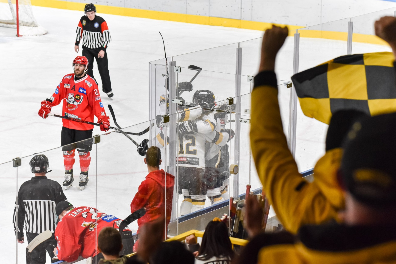 HCMV MASTINI VARESE HOCKEY - PERGINE PLAY OFF NELLA FOTO ESULTANZA GOAL 1-0 MASTINI