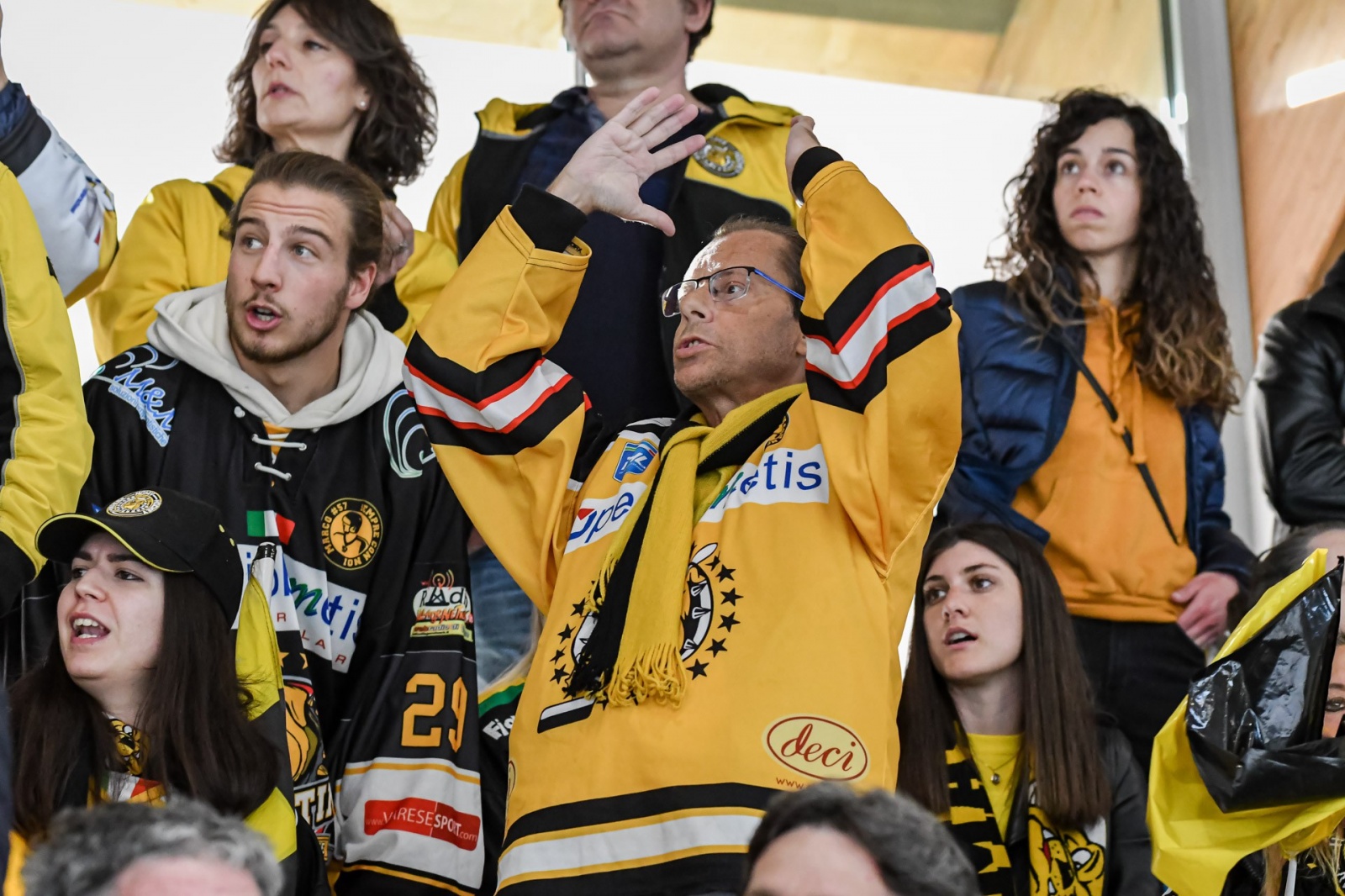 VARESE. HOCKEY. FINALE PLAY OFF GARA 7. HCMV VARESE-SV KALTERN CALDARO ROTHOBLASS NELLA FOTO PUBBLICO