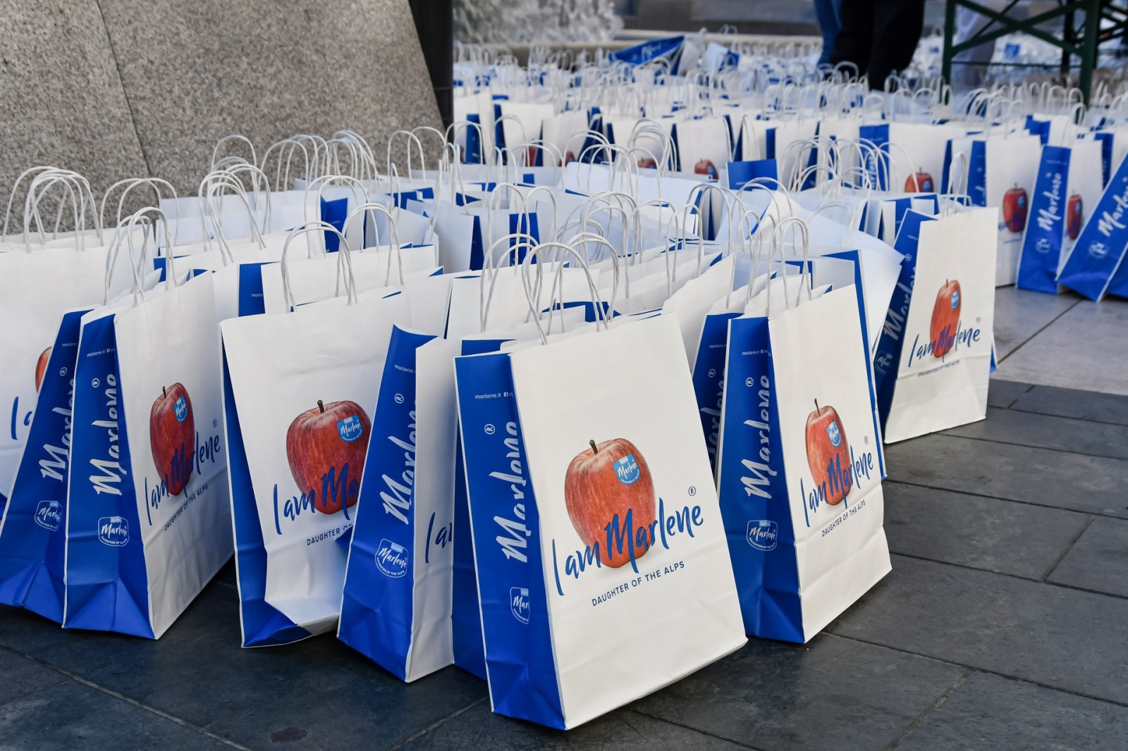 ECORUN VARESE 2023 NELLA FOTO GENTE E STAND