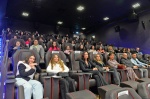 BUSTO ARSIZIO. BAFF 2023. ALCUNI DEI PROTAGONISTI DELLA SERIE “MARE FUORI” OSPITI DELLA SERATA INCONTRANO IL PUBBLICO NELLA FOTO PUBBLICO IN SALA