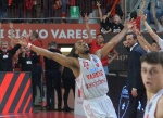 VARESE. BASKET LBA. OPENJOBMETIS VARESE-HAPPY CASA BRINDISI NELLA FOTO BROWN ESULTANTE