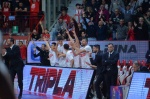 VARESE. BASKET LBA. OPENJOBMETIS VARESE-HAPPY CASA BRINDISI NELLA FOTO PANCHINA ESULTANTE
