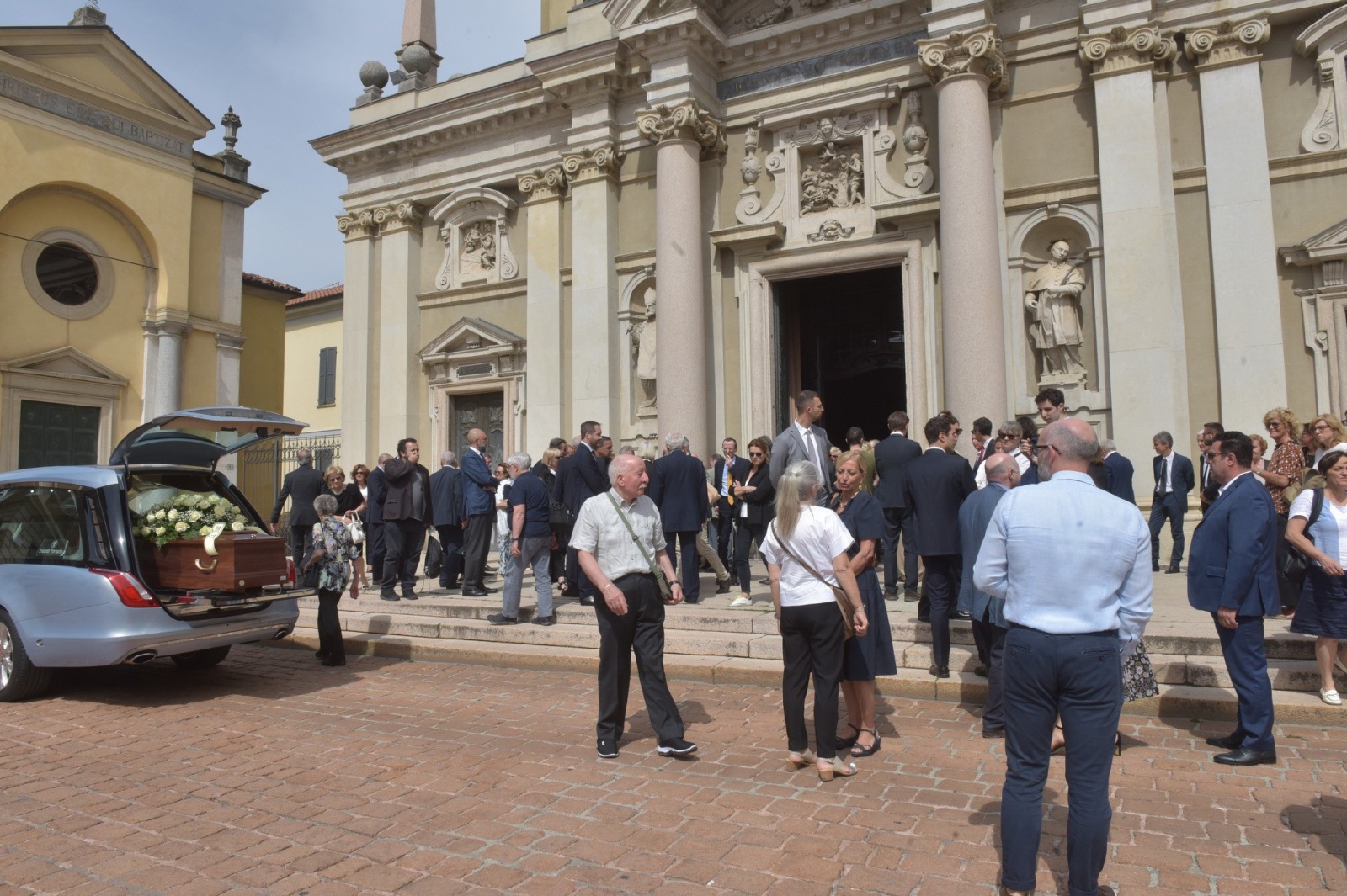 BUSTO ARSIZIO FUNERALE DEL DOTT GIUSEPPE MERLINI ALLA BASILICA DI SAN GIOVANNI