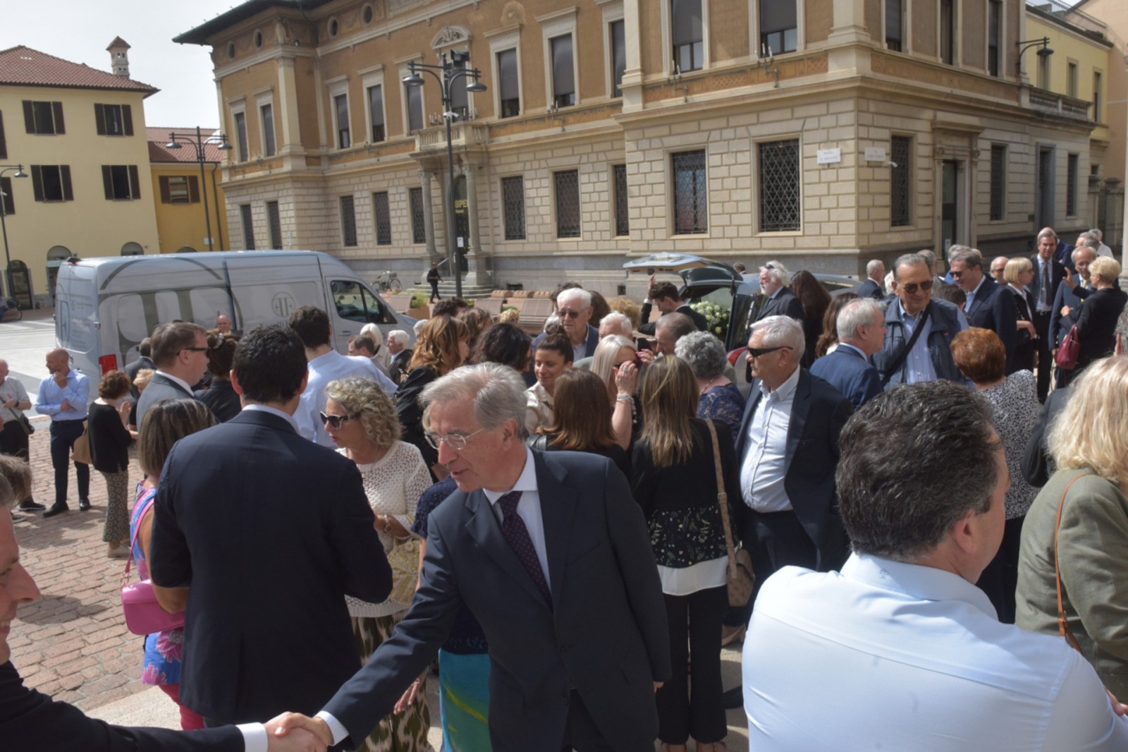 BUSTO ARSIZIO FUNERALE DEL DOTT GIUSEPPE MERLINI ALLA BASILICA DI SAN GIOVANNI