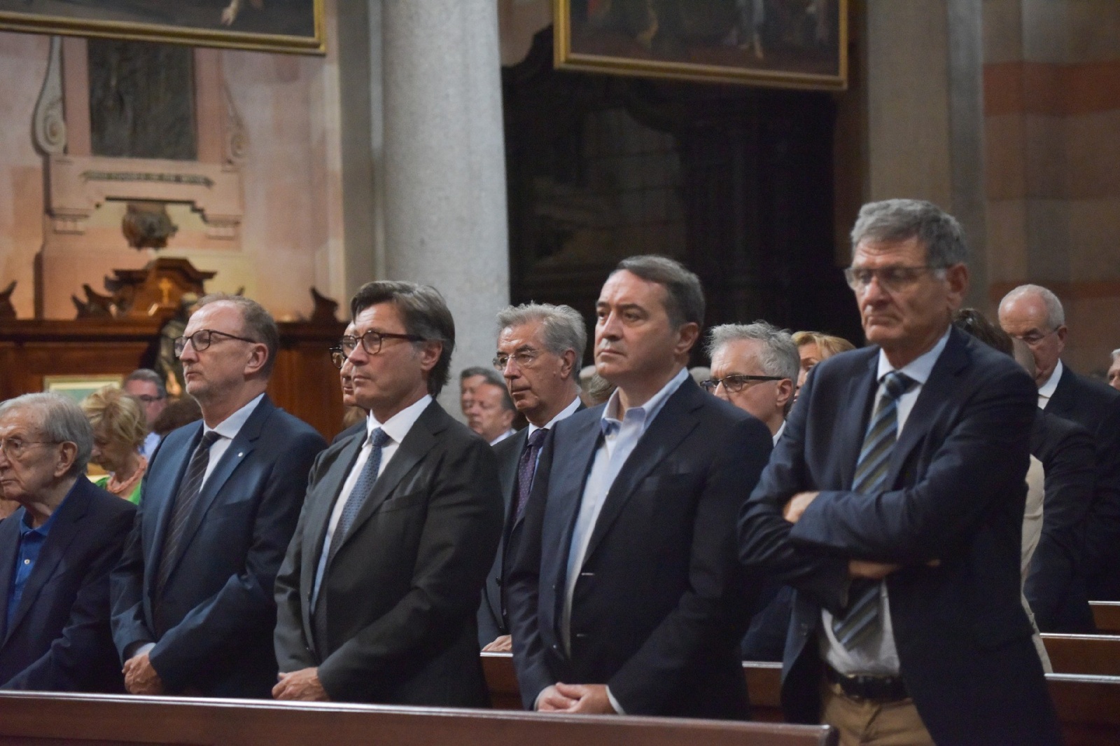 BUSTO ARSIZIO FUNERALE DEL DOTT GIUSEPPE MERLINI ALLA BASILICA DI SAN GIOVANNI