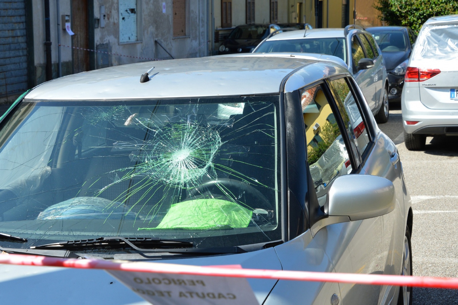 GERENZANO DANNI A TETTI EDIFICI AUTO CAUSATI DAL MALTEMPO GRANDINATA