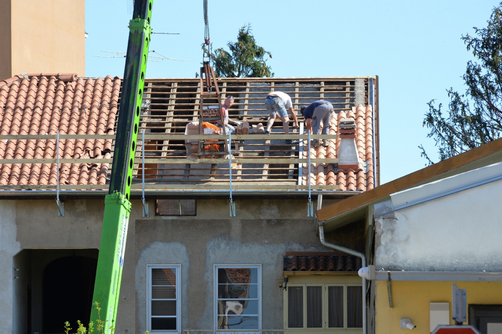 GERENZANO DANNI A TETTI EDIFICI AUTO CAUSATI DAL MALTEMPO GRANDINATA