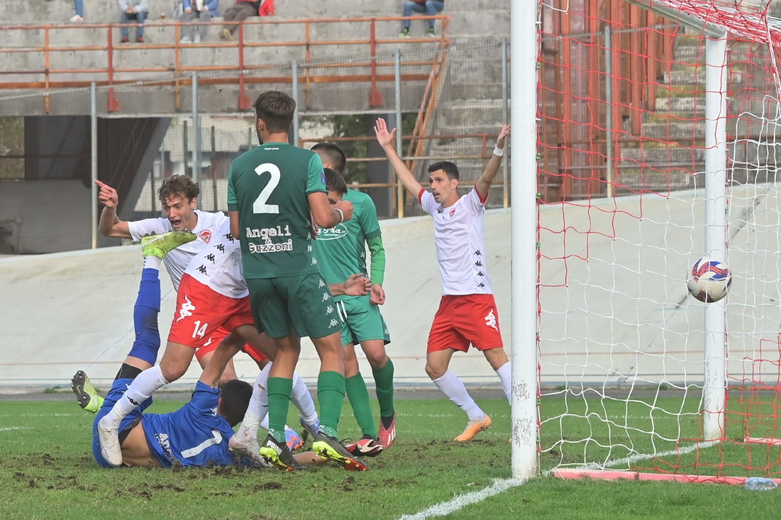 VARESE CALCIO SERIE D CITTA’ DI VARESE VS. FEZZANESE NELLA FOTO GOL ANNULLATO PER FALLO DI GURI SINDRIT SUL PORTIERE