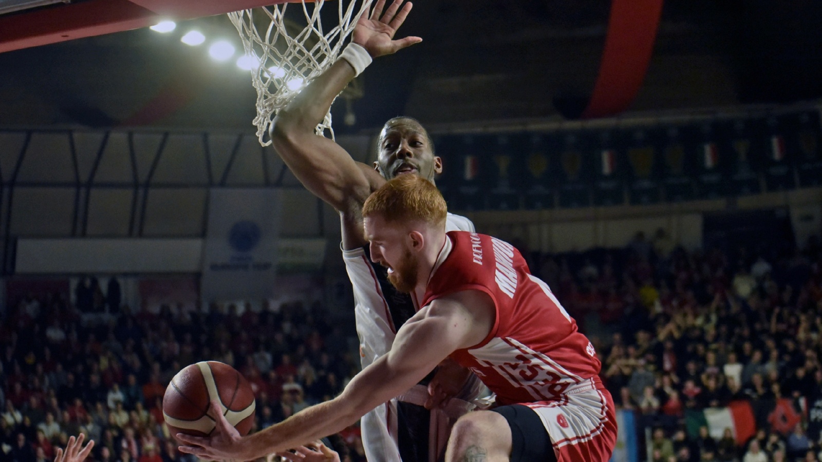 VARESE. BASKET LBA. OPENJOBMETIS VARESE-VIRTUS BOLOGNA NELLA FOTO MANNION