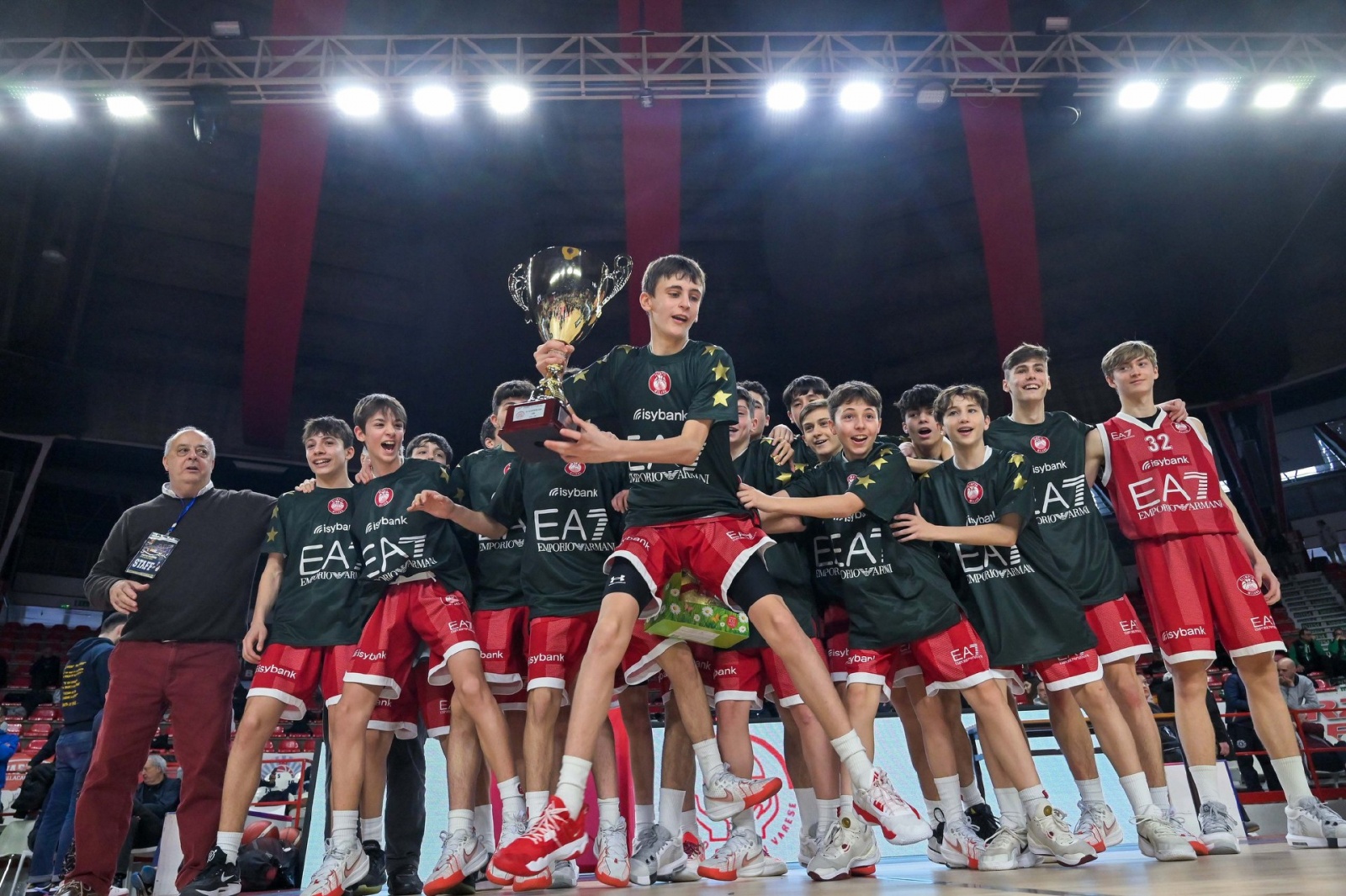 VARESE TROFEO GARBOSI 2024 PREMIAZIONI PALAZZETTO DI MASNAGO NELLA FOTO PRIMI CLASSIFICATI UNDER14 OLIMPIA MILANO