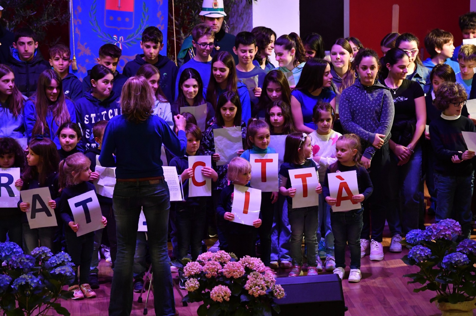 GAVIRATE. PROCLAMAZIONE GAVIRATE CITTAÕ ALLÕAUDITORIUM VIA FERMI NELLA FOTO CORO BAMBINI SCUOLE