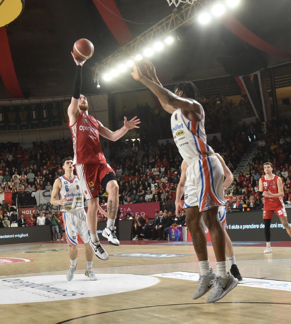 VARESE. BASKET LBA. OPENJOBMETIS VARESE - NUTRIBULLET BASKET TREVISO NELLA FOTO MANNION