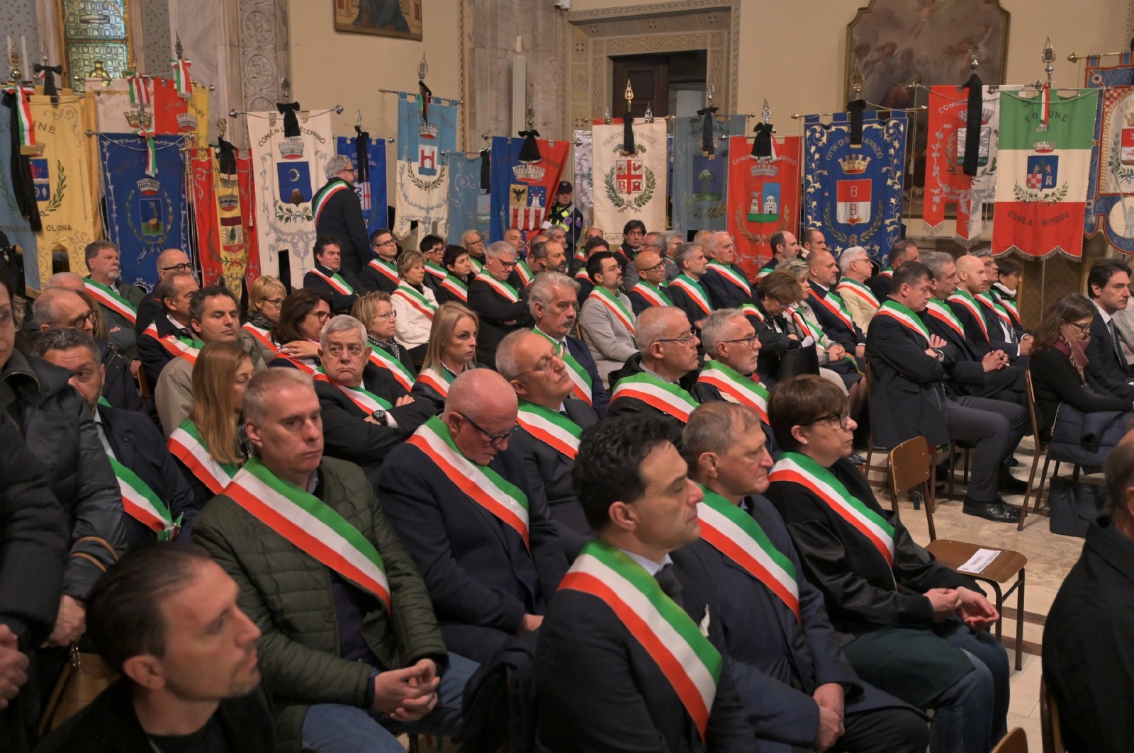 CASTELLANZA FUNERALI MIRELLA CERINI SINDACO DI CASTELLANZA CHIESA DI SAN GIULIO