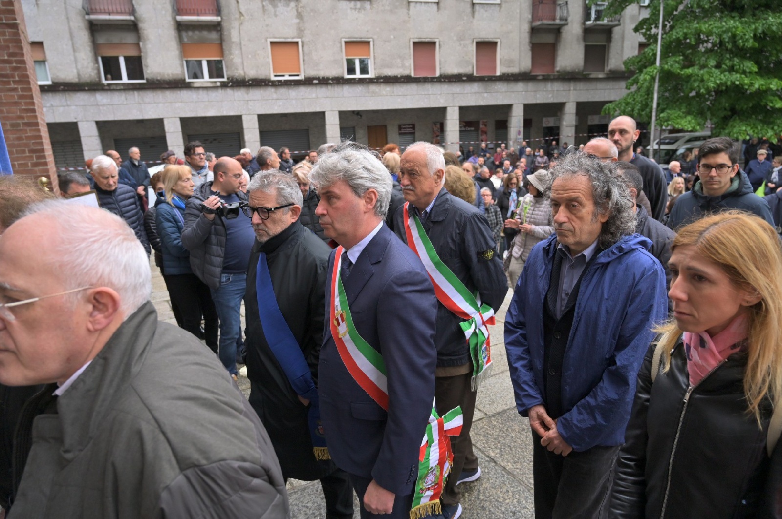 CASTELLANZA FUNERALI MIRELLA CERINI SINDACO DI CASTELLANZA CHIESA DI SAN GIULIO