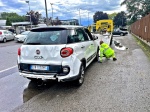 BRUNELLO. FURTO DITTA ELMEC INFORMATICA. SFONDATO IL CANCELLO DOPO AVER BLOCCATO LA STRADA CON VARI MEZZI. NELLA FOTO UNA DELLE AUTO USATE PER SFONDARE IL CANCELLO