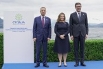 Chrystia Freeland, Ministro Economia e Finanze Canada, al G7 Economia e Finanze, hand shake e foto family con il ministro dell'Economia e Finanze italiano, Giancarlo Giorgetti, e il Governatore della Banca d’Italia Fabio Panetta, a Stresa (Vb), 24 maggio 