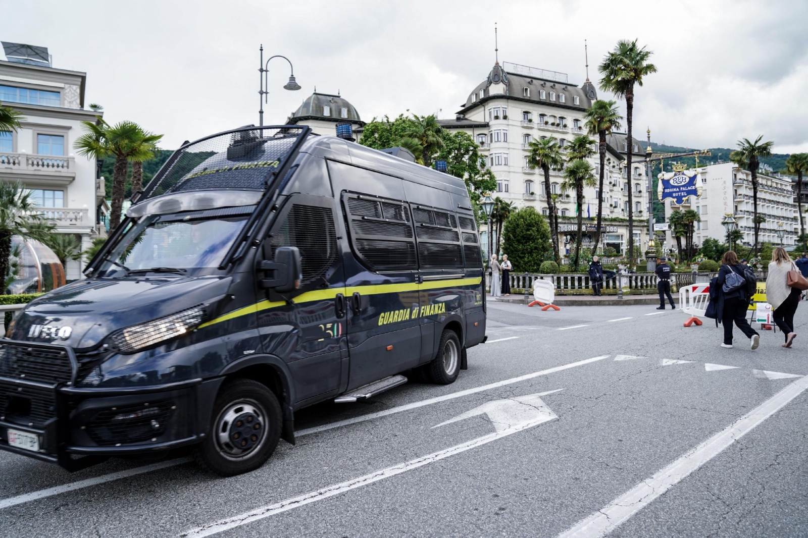 G7 Economia e Finanze, la zona rossa davanti all'hotel che ospita alcuni incontri del summit tra ministri a Stresa (Vb), 23 maggio 2024 ANSA/JESSICA PASQUALON