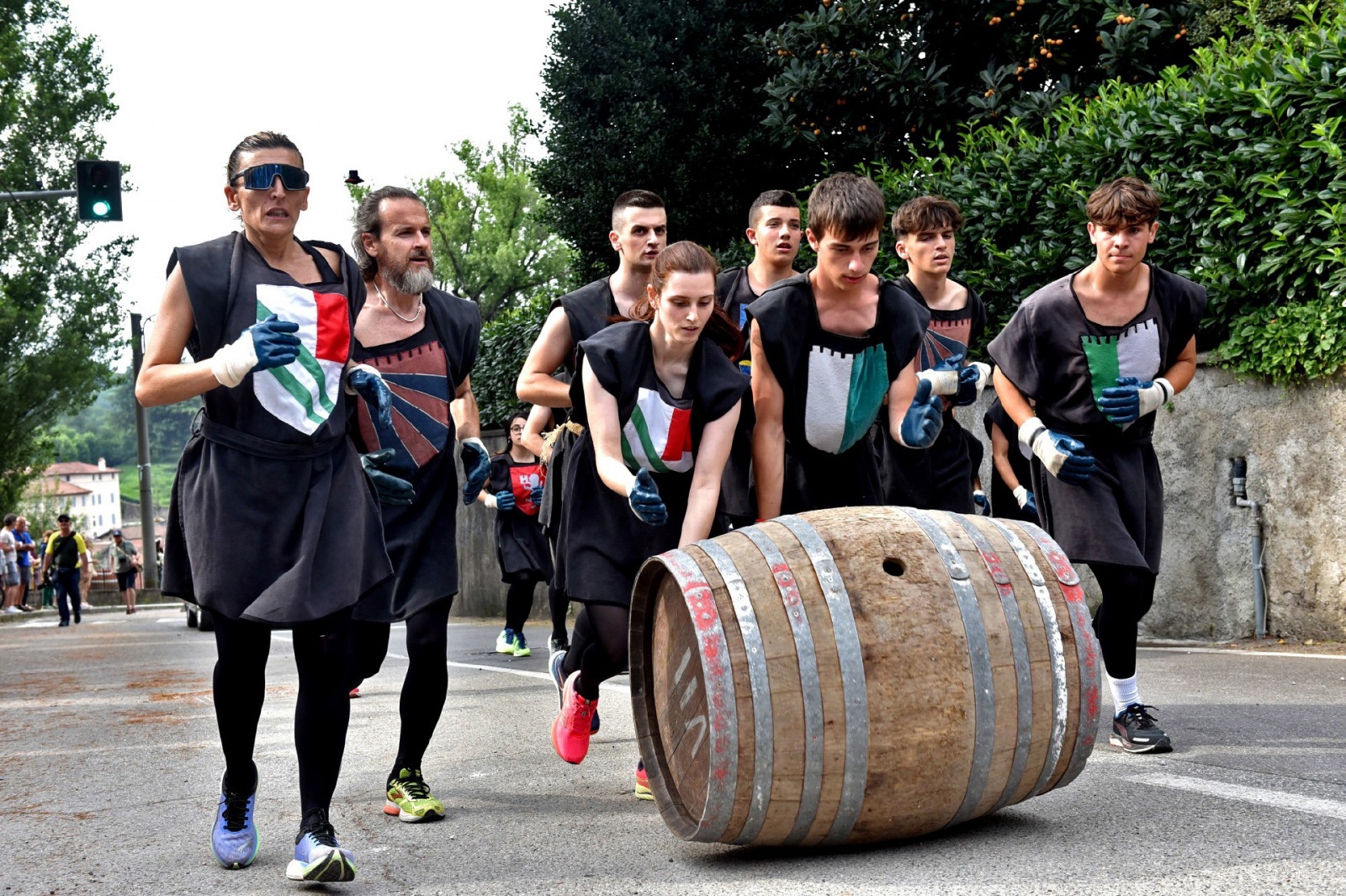 CASTIGLIONE OLONA. PALIO DEI CASTELLI 2024 NELLA FOTO PROVA CORSA BOTTI