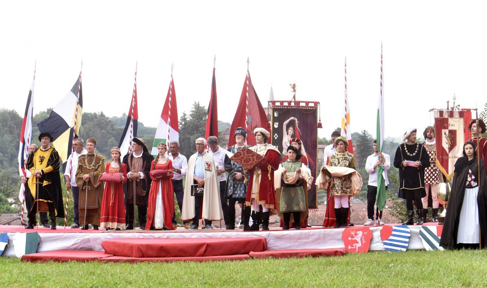 CASTIGLIONE OLONA. PALIO DEI CASTELLI 2024 NELLA FOTO INVESTITURA CAPITANO