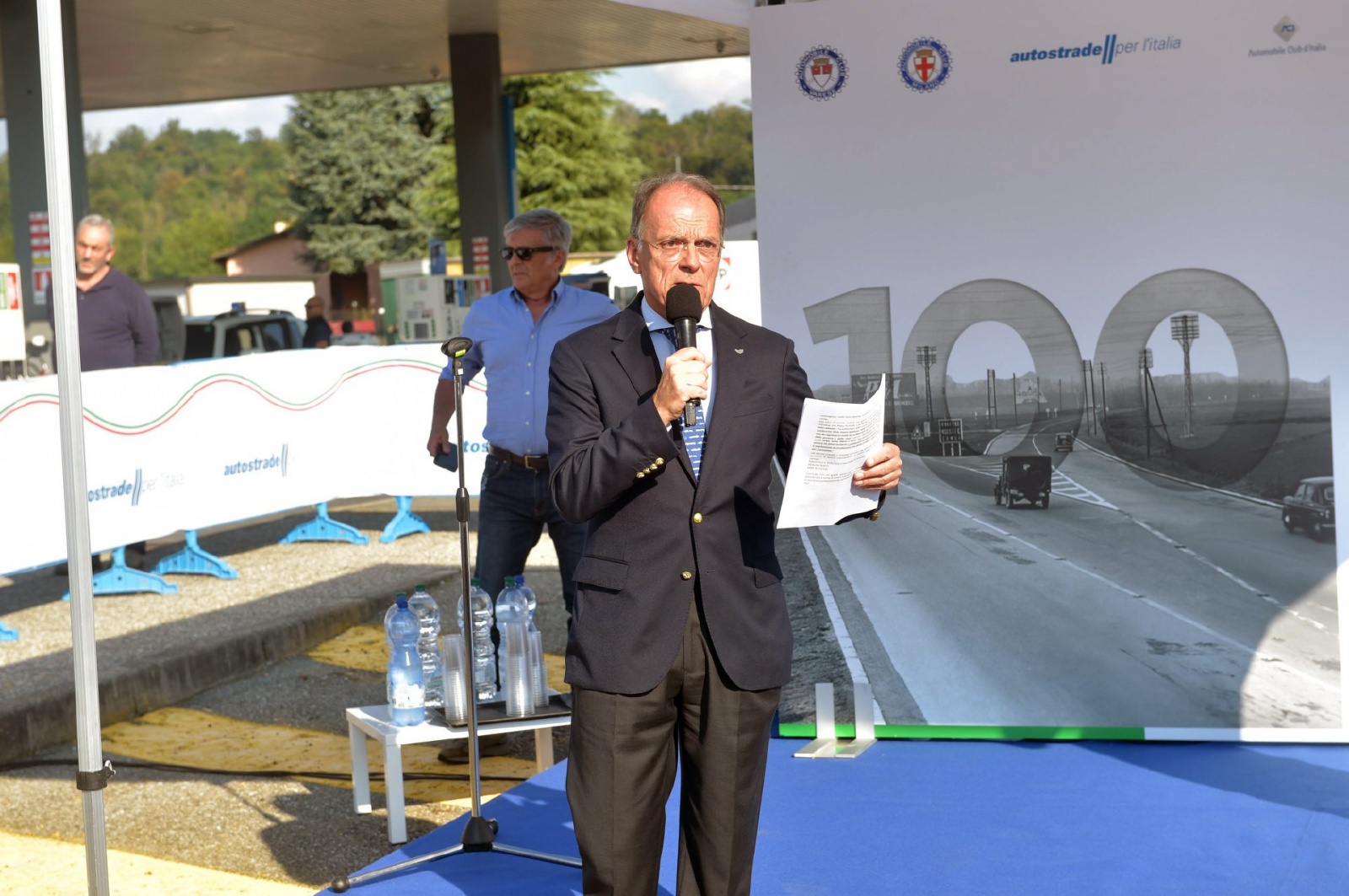 CASTRONNO. CERIMONIA PER CENTENARIO AUTOSTRADA MILANO VARESE ALL’AREA DI SERVIZIO BRUGHIERA EST E SCOPERTURA INSTALLAZIONE DELL’ARTISTA MARTINOLI NELLA FOTO GIUSEPPE REDAELLI
