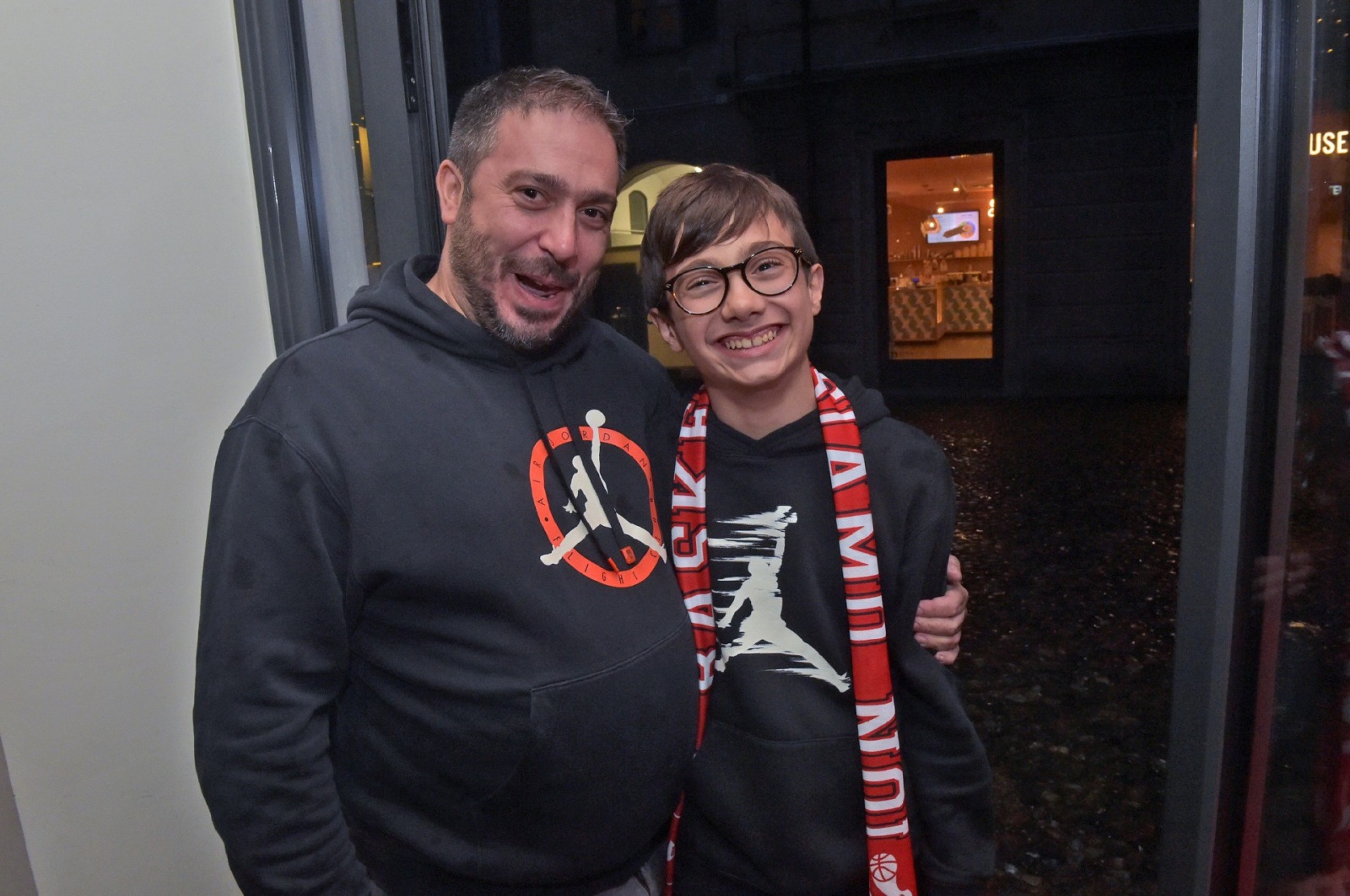 VARESE. PRESENTAZIONE OPENJOBMETIS PALLACANESTRO VARESE 2024 2025 AI TIFOSI AL CAFFEÕ BROLETTO NELLA FOTO TIFOSI PADRE E FIGLIO
