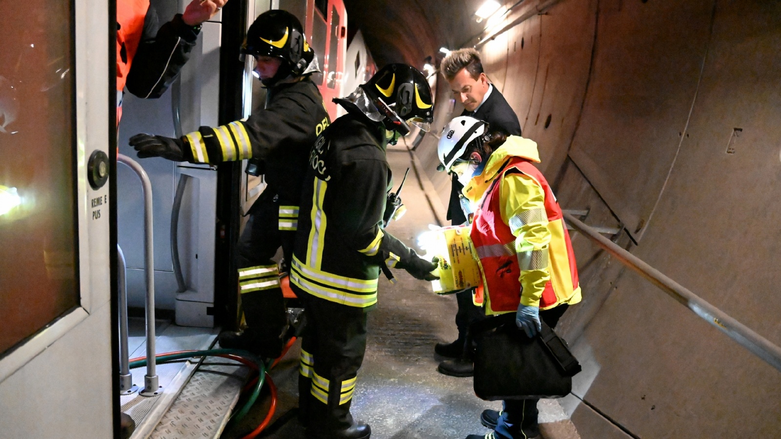 CASTELLANZA ESERCITAZIONE INCIDENTE FERROVIARIO GALLERIA DI CASTELLANZA