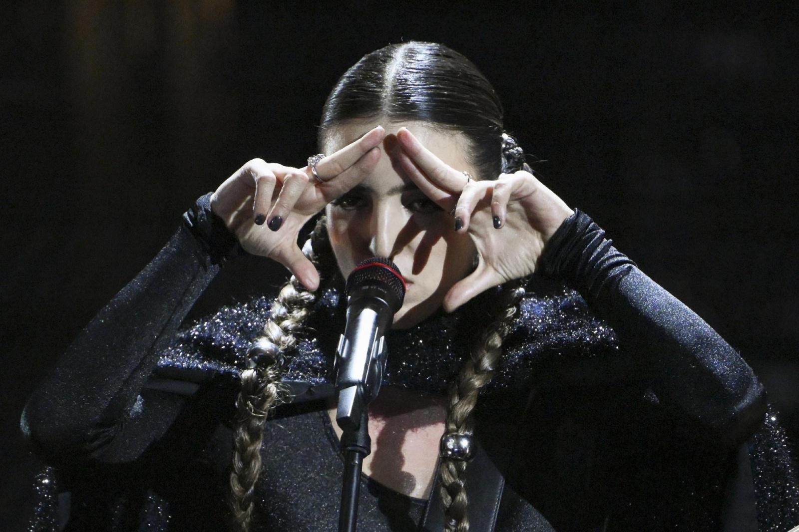 Italian singer Joan Thiele performs on stage at the Ariston theatre during the 75th edition of the Sanremo Italian Song Festival, in Sanremo, Italy, 15 February 2025. The music festival will run from 11 to 15 February 2025. ANSA/ETTORE FERRARI