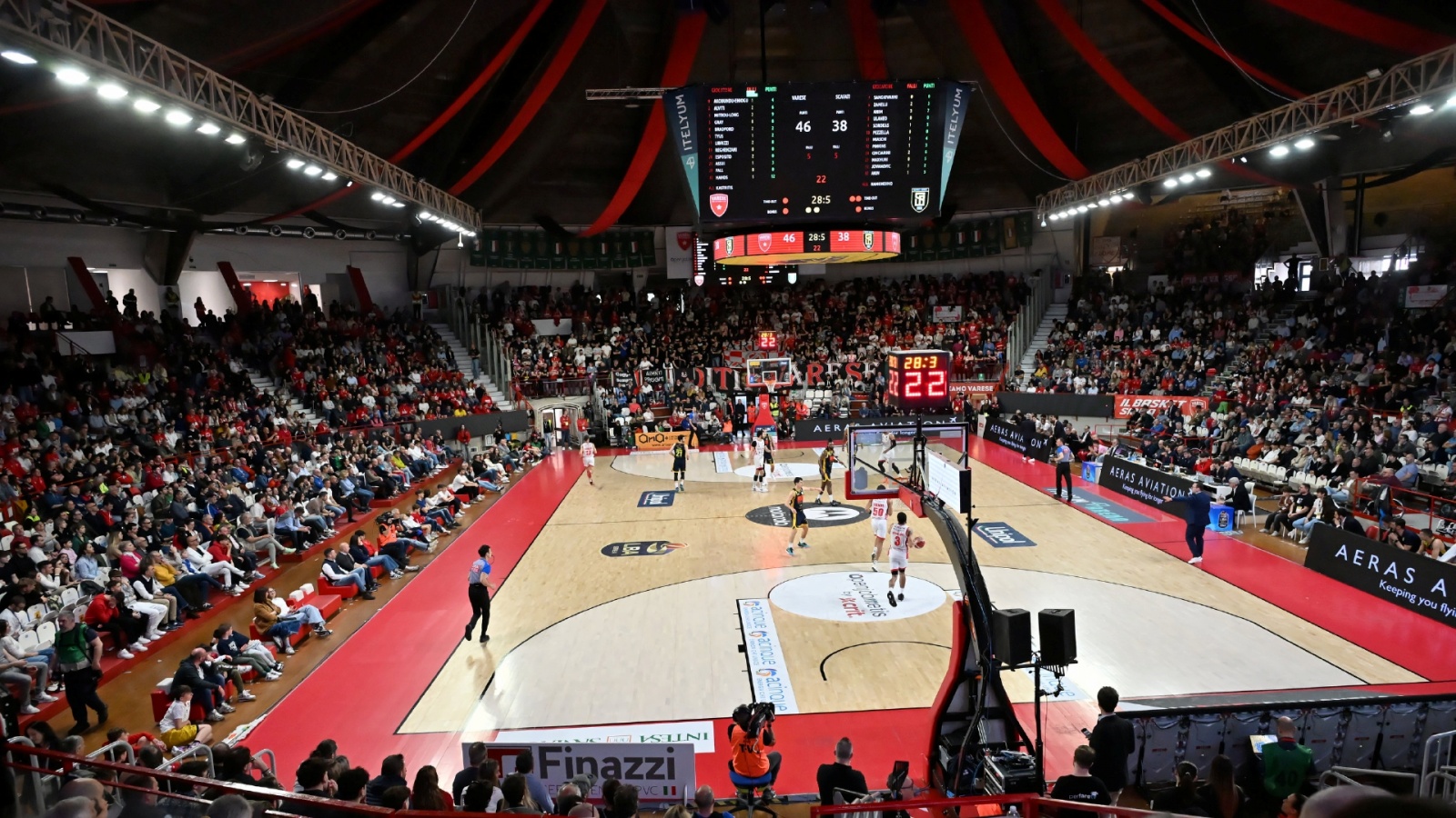 VARESE. BASKET LBA. OPENJOBMETIS VARESE-GIVOVA SCAFATI NELLA FOTO PANORAMICA PALAZZETTO