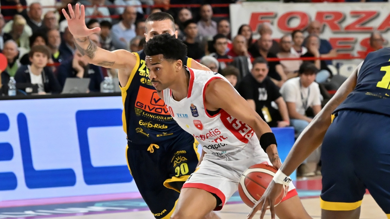 VARESE. BASKET LBA. OPENJOBMETIS VARESE-GIVOVA SCAFATI NELLA FOTO HANDS