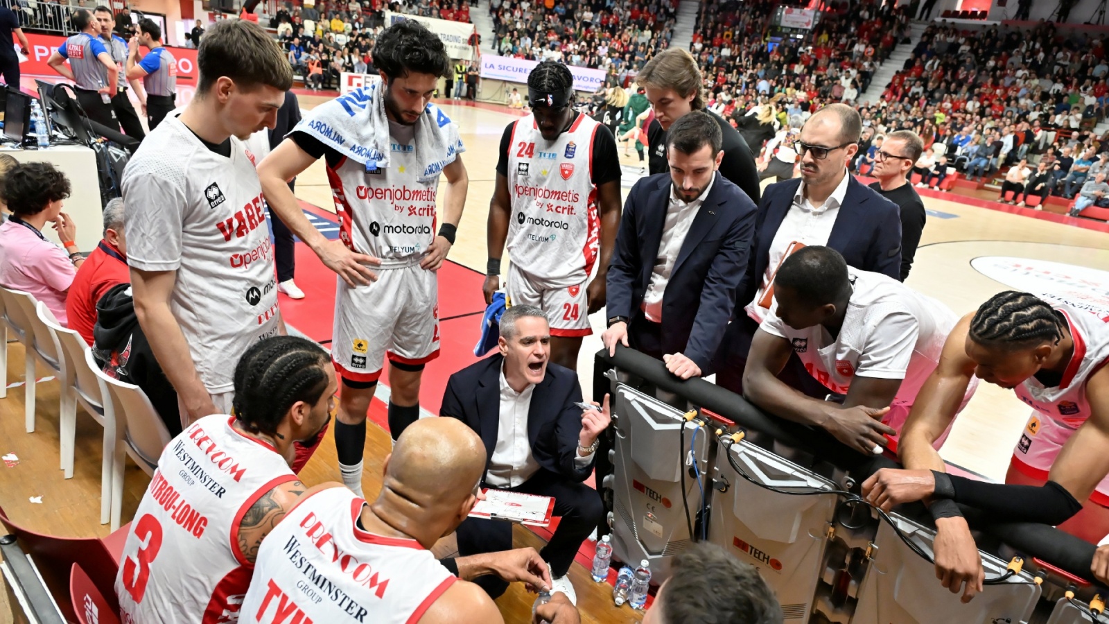VARESE. BASKET LBA. OPENJOBMETIS VARESE-GIVOVA SCAFATI NELLA FOTO TIME OUT