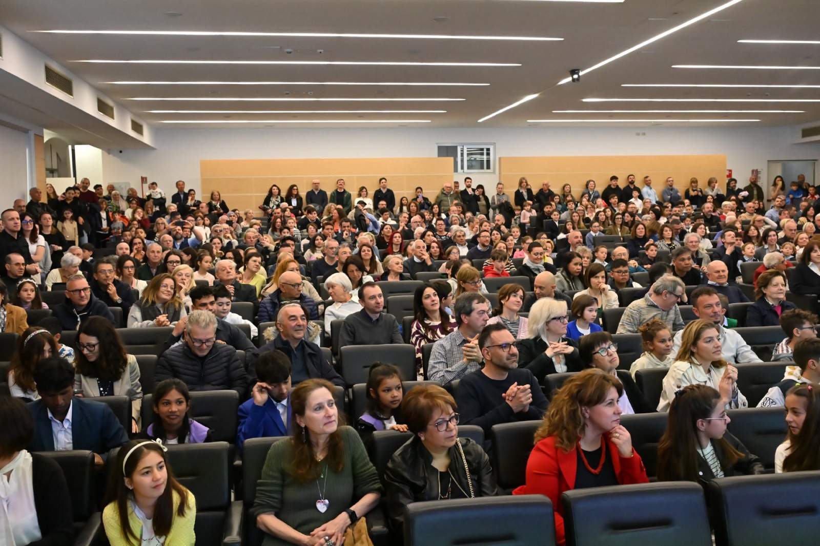 VARESE. PREMIAZIONI STUDENTI SCUOLE ELEMENTARI PER 25 APRILE ALLE VILLE PONTI NELLA FOTO