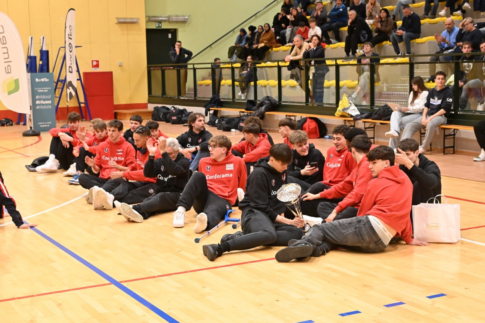 MALNATE. FINALE E PREMIAZIONI TORNEO GIOVANI LEGGENDE 2025 E MEMORIAL SANDRO GALLEANI NELLA FOTO PREMIAZIONI