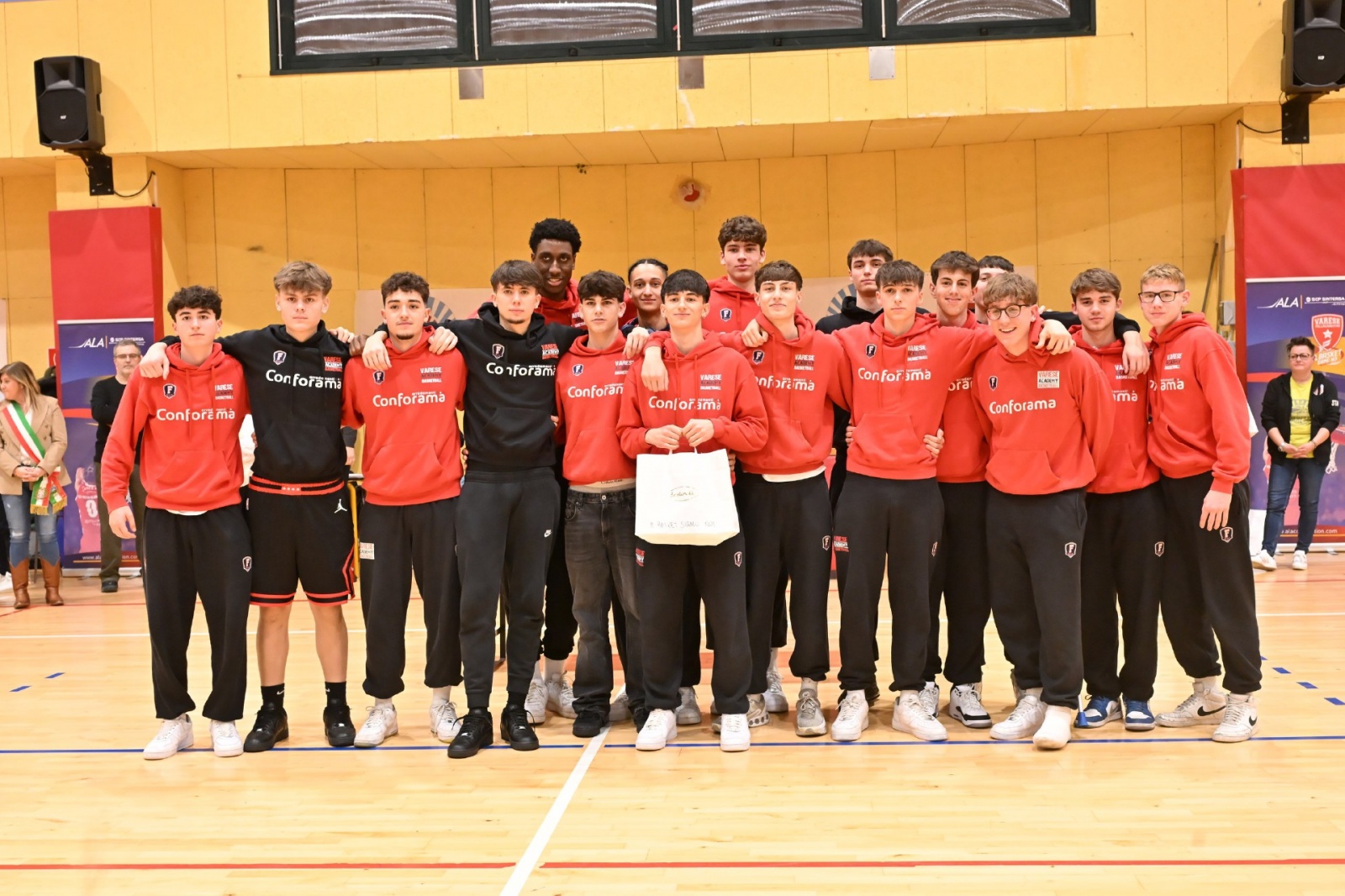 MALNATE. FINALE E PREMIAZIONI TORNEO GIOVANI LEGGENDE 2025 E MEMORIAL SANDRO GALLEANI NELLA FOTO SESTI VARESE
