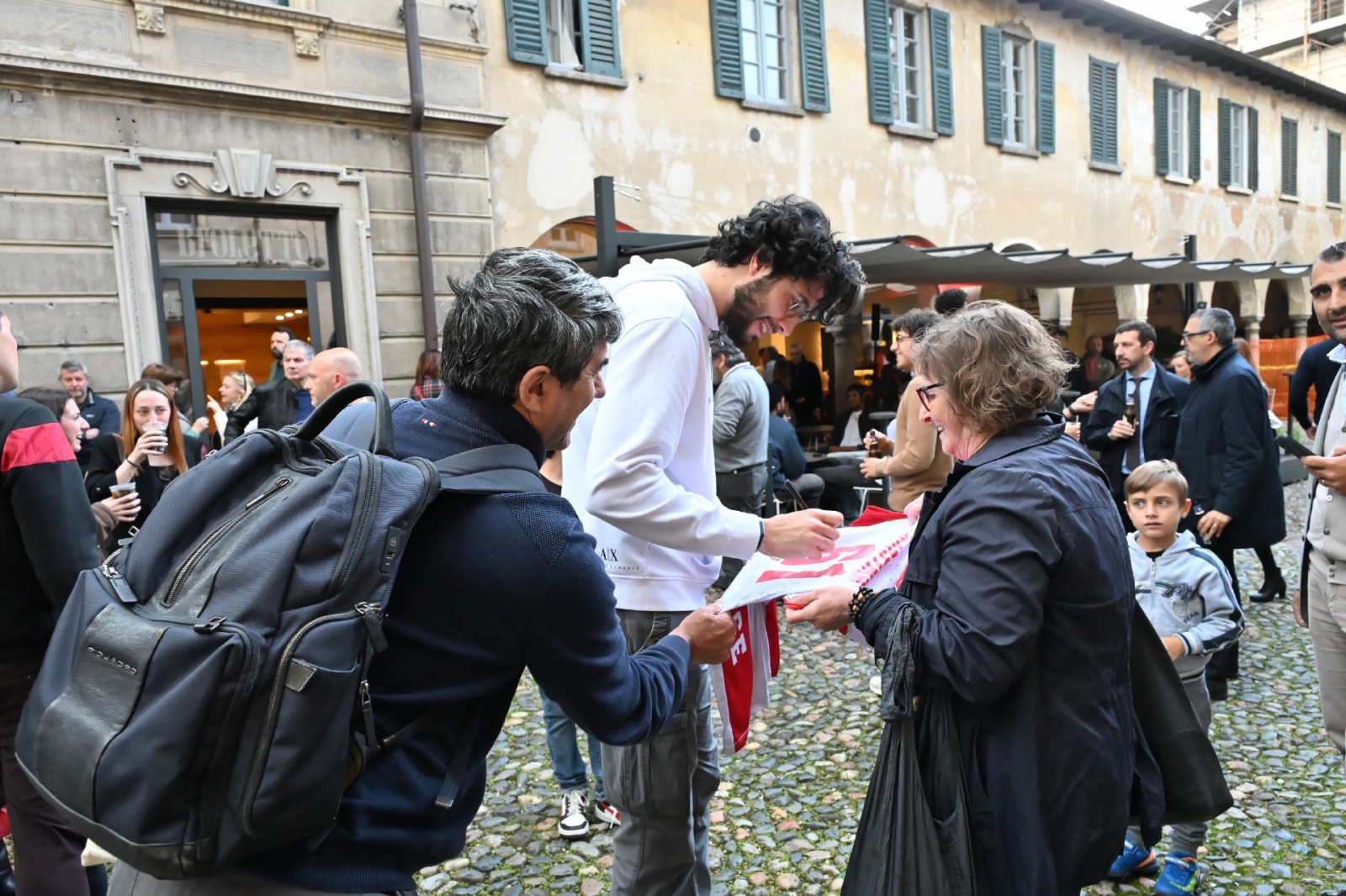 VARESE. FESTA OPENJOBMETIS PALLACANESTRO VARESE AL CAFFEÕ BROLETTO NELLA FOTO ALVITI