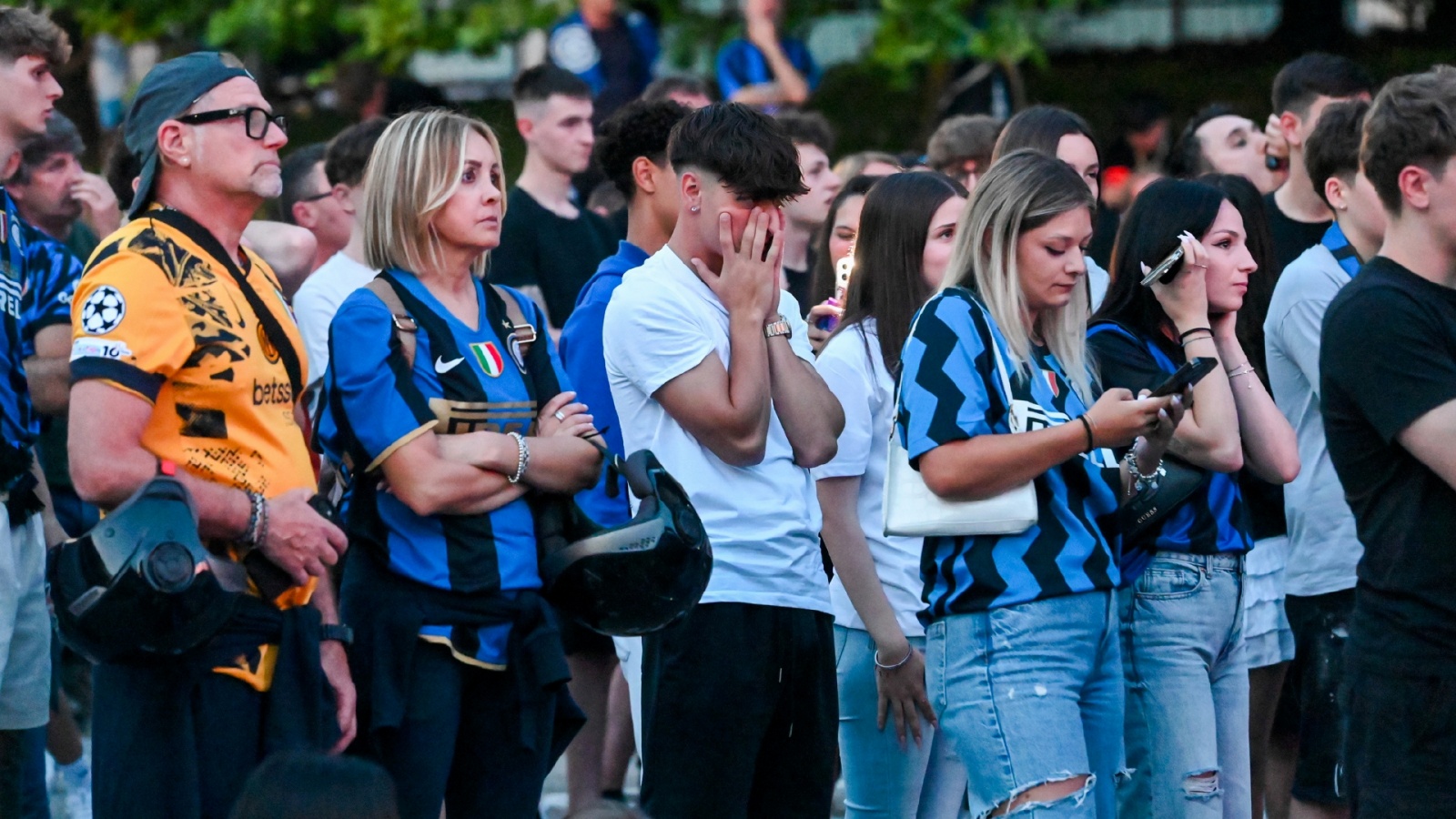 VARESE MAXISCHERMO A VILLA RECALCATI PER LA FINALE DI CHAMPIONS LEAGUE 2025 INTER VS. PSG NELLA FOTO DELUSIONE TIFOSI INTER