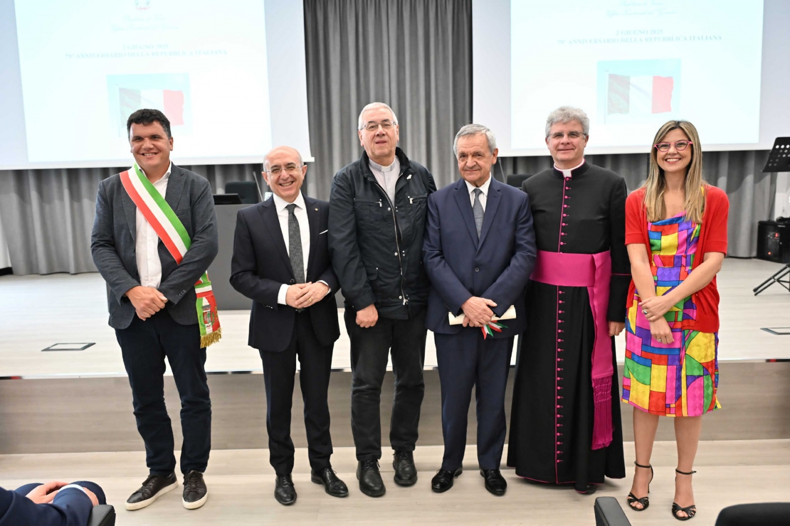 VARESE. FESTA DELLA REPUBBLICA 2025, 2 GIUGNO. NELLA FOTO AULA MAGNA INSUBRIA, ONORIFICENZE, ANGELO SALBEGO