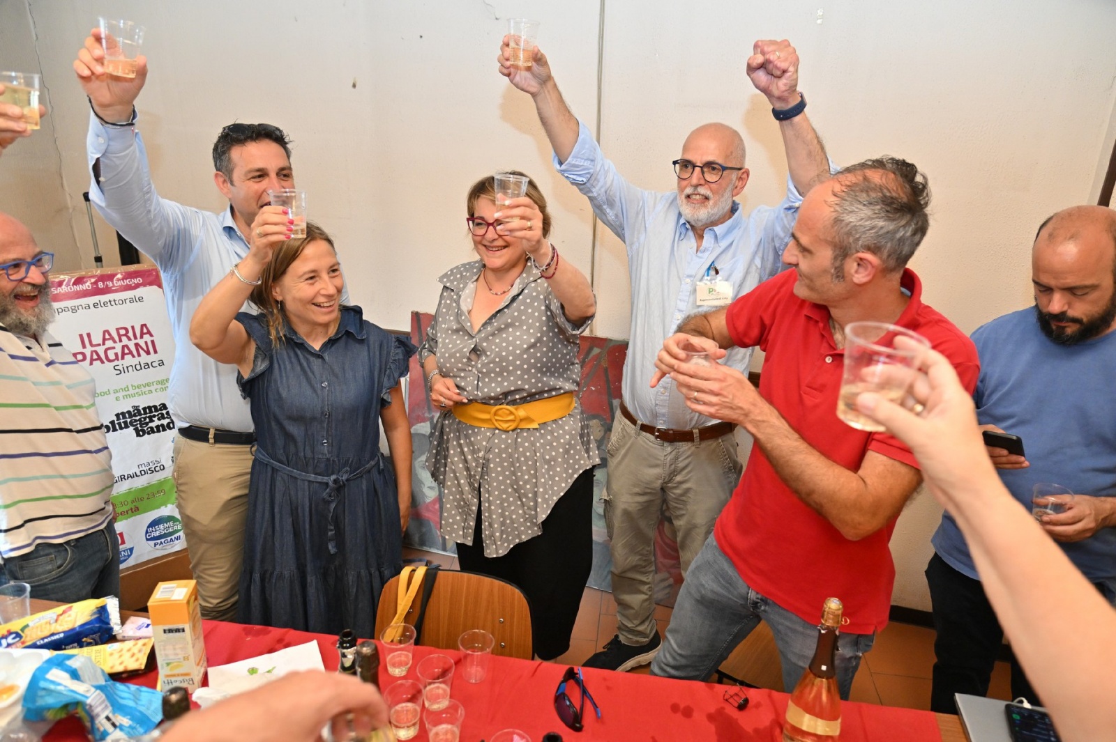 SARONNO BALLOTTAGGIO AZZI PAGANI ELEZIONI 2025 NELLA FOTO SEDE PD ILARIA PAGANI NUOVO SINDACO
