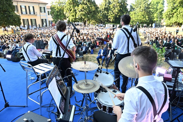 CASTELLANZA. LAUREATI IN FESTA 2025 LIUC NELLA FOTO