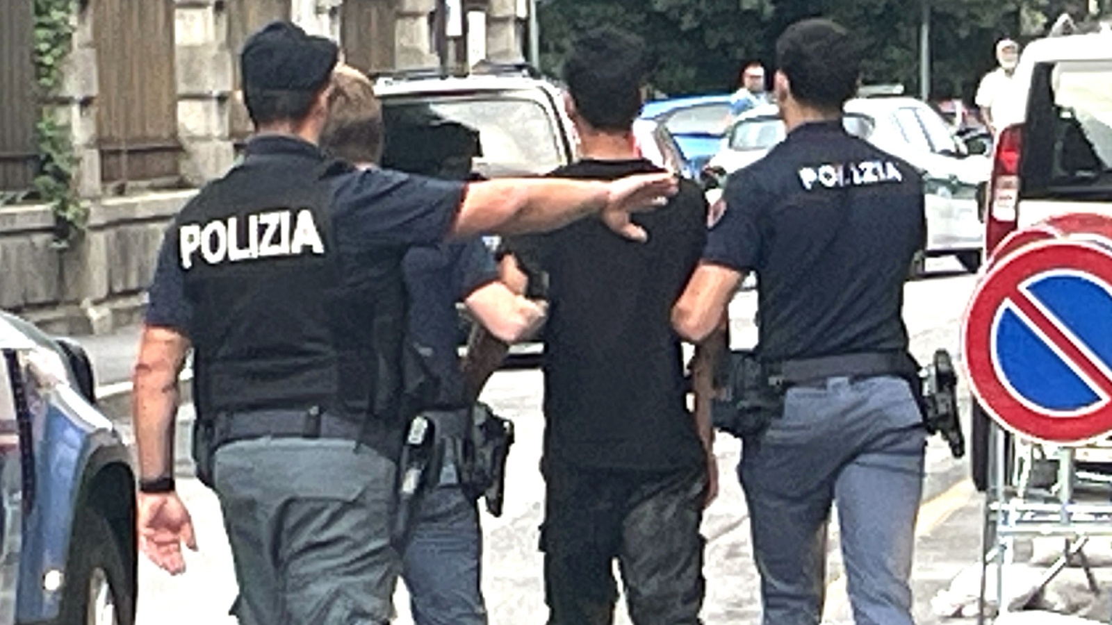 VARESE. CONTROLLI POLIZIA DI STATO, SQUADRA MOBILE E REPARTO MOBILE, IN VIA COMO