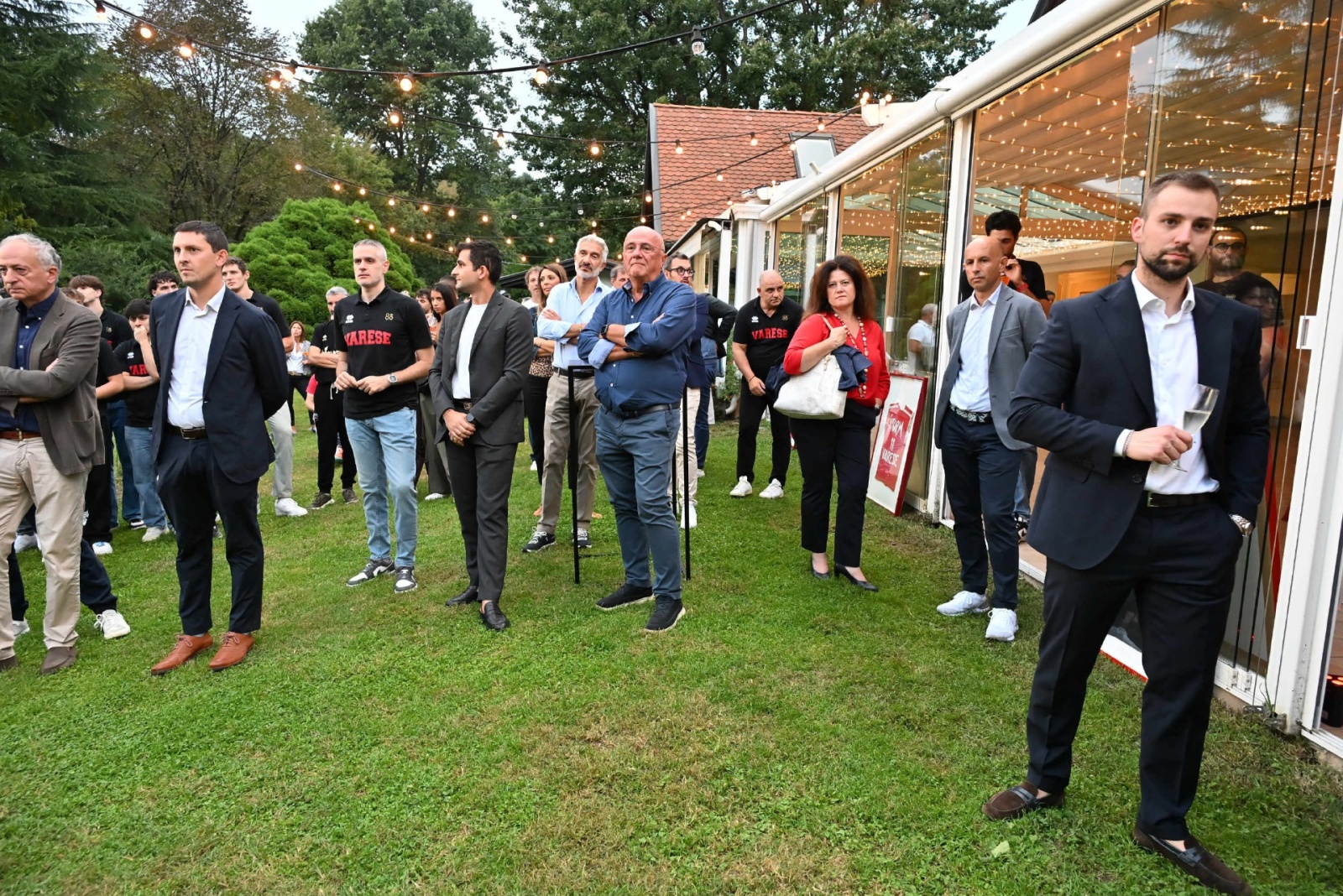 MONVALLE. PRESENTAZIONE SQUADRA E MAGLIE OPENJOBMETIS PALLACANESTRO VARESE 2025 2026 A VILLA IL GERANEO NELLA FOTO